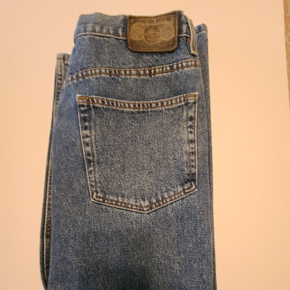 Eddie Bauer Loose Fit Men's Jeans 34 by 32